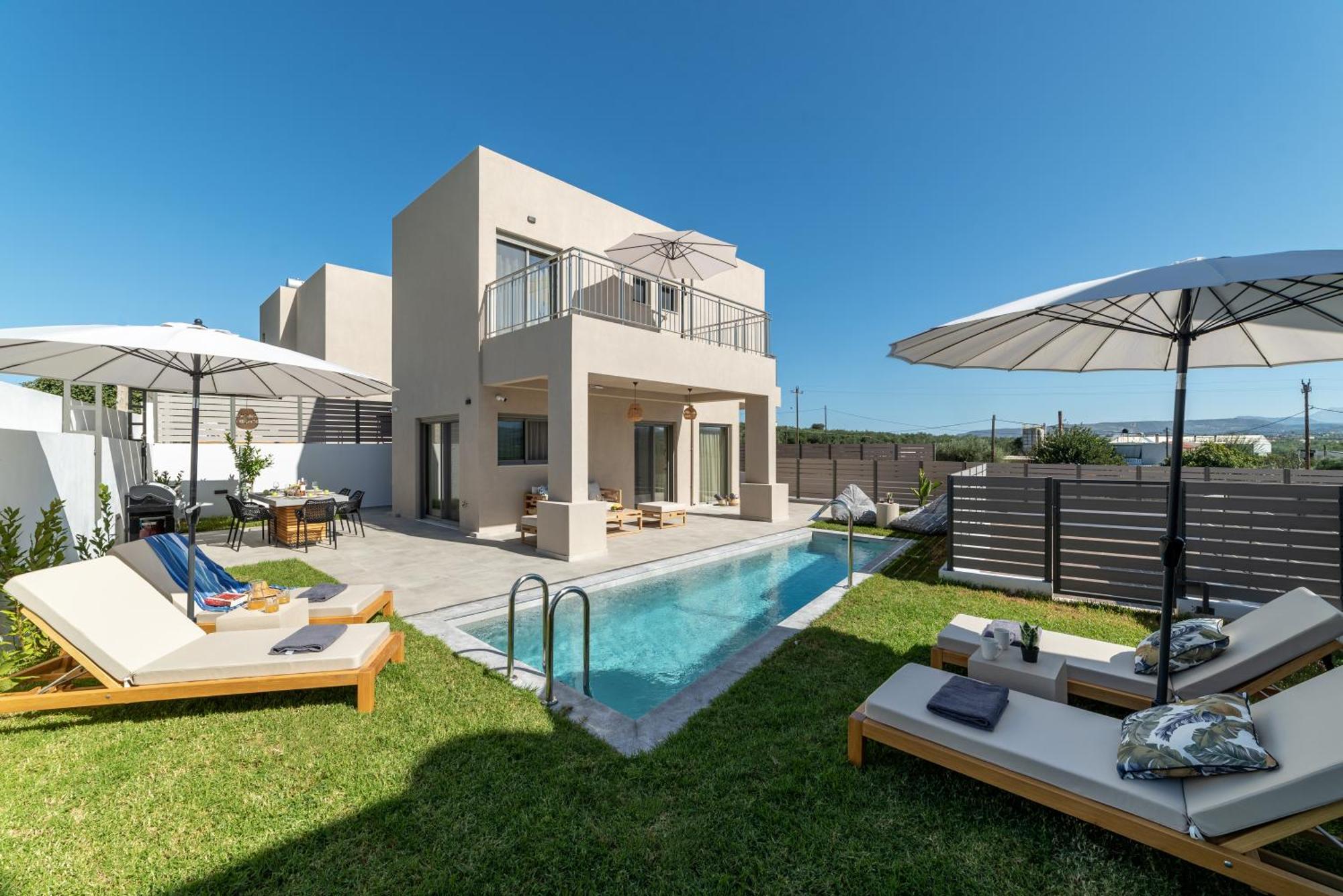 Ks Luxury Heated Pools