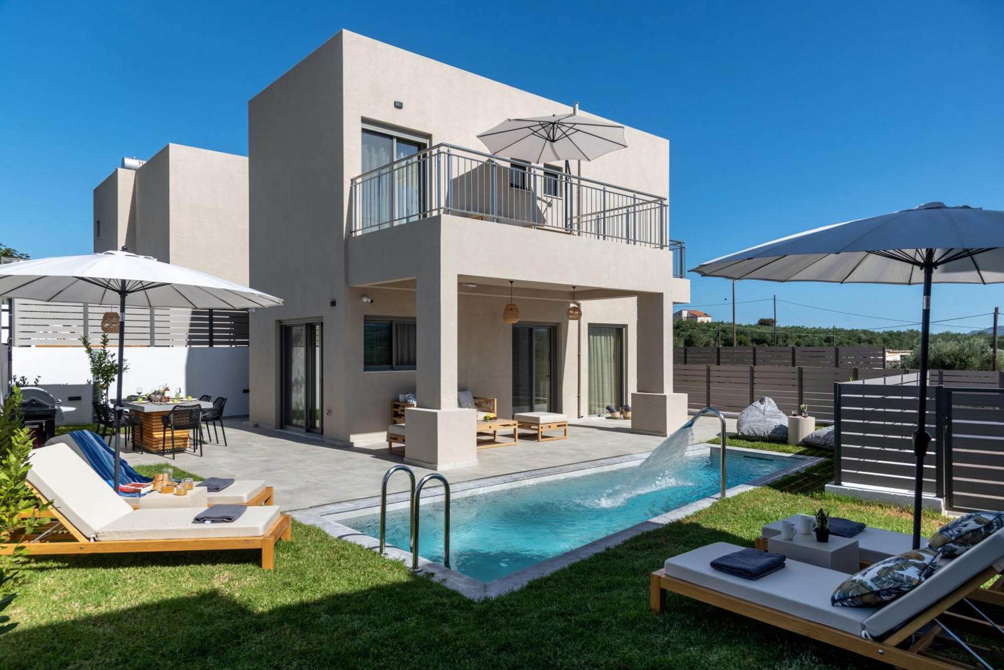 Ks Luxury Heated Pools Villa