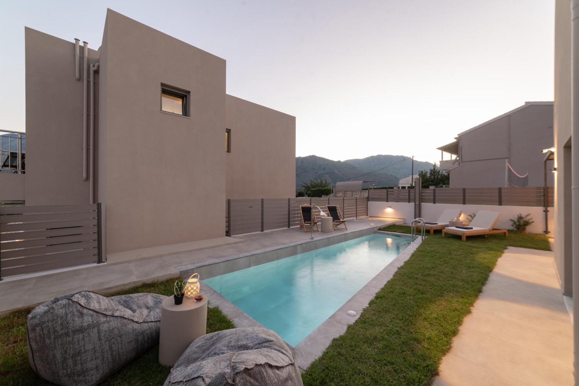 Ks Luxury Heated Pools Villa *