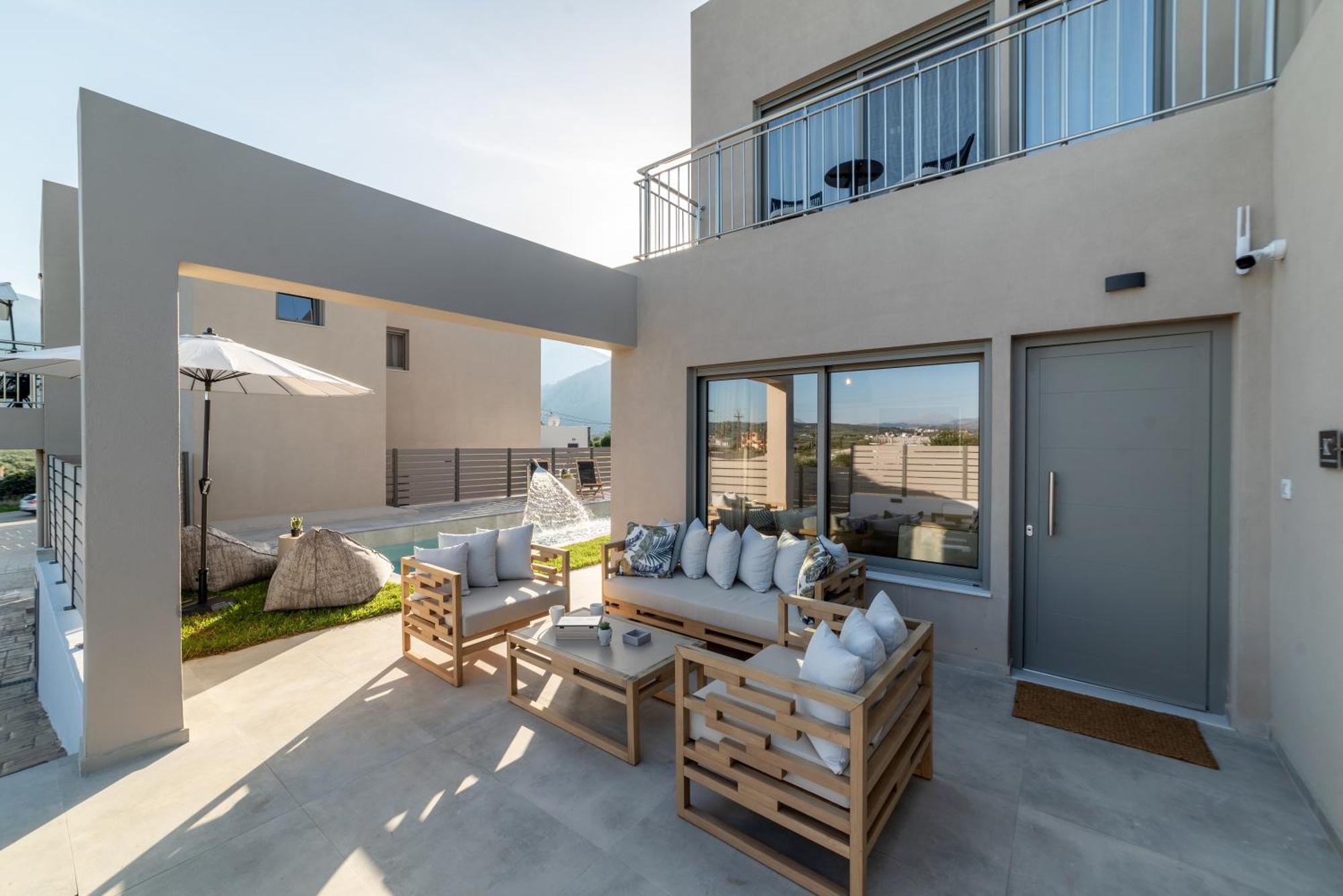 Ks Luxury Heated Pools Villa