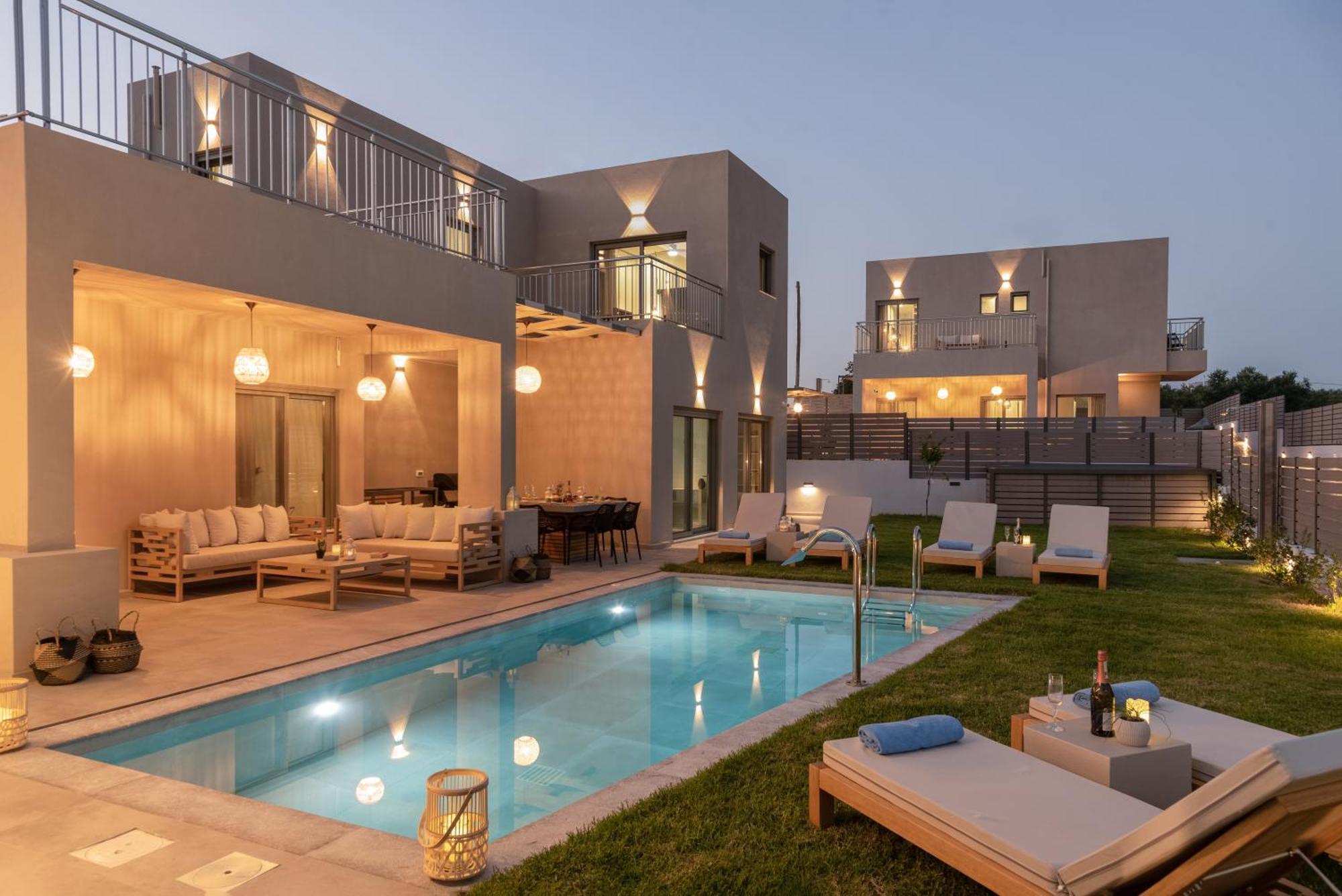 Ks Luxury Heated Pools Villa