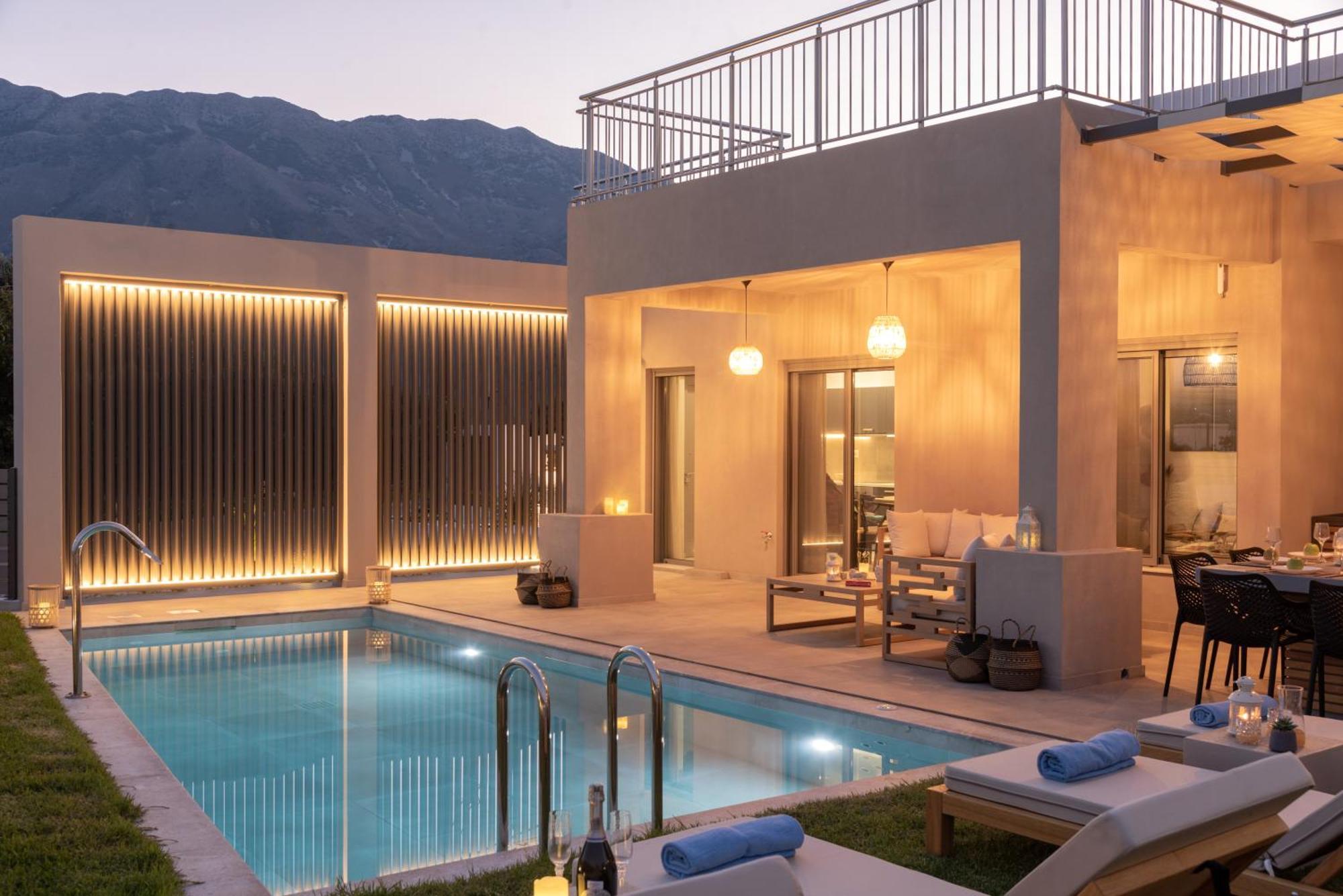 Ks Luxury Heated Pools *