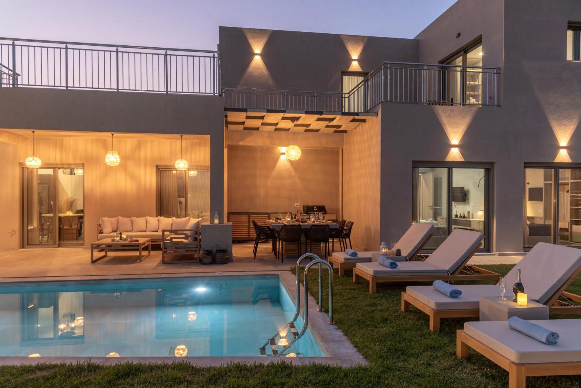 Ks Luxury Heated Pools Vila